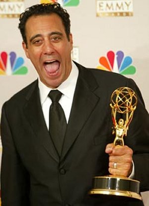 Brad Garrett Biography